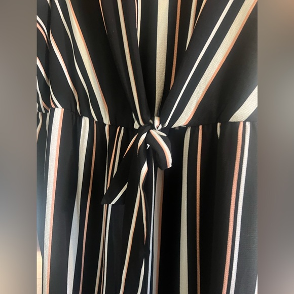 Capri jumper cab be casual or dressed up - Picture 2 of 4